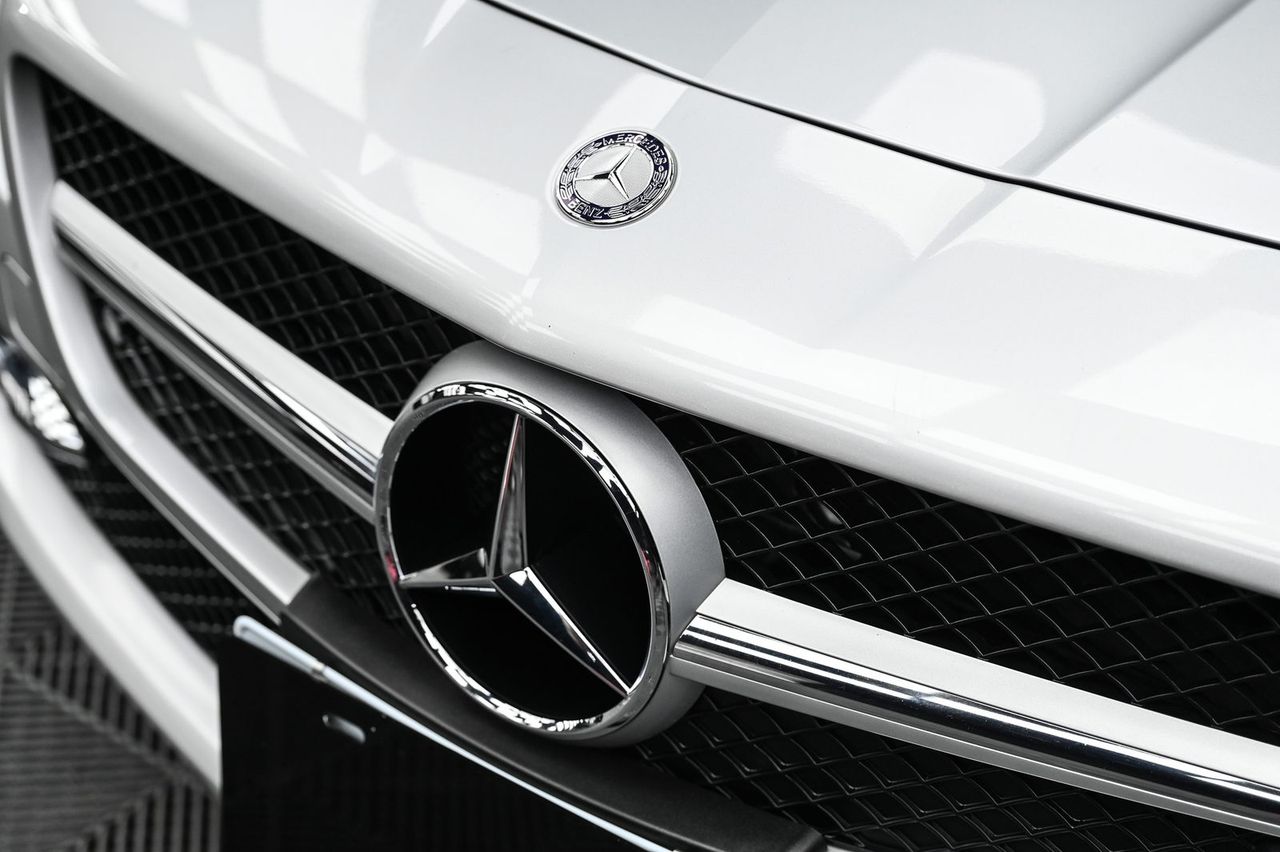 Mercedes-Benz SLK 洗車打蠟完工與細節實拍 第 3 張（共 7 張）——捷匠淡水旗艦店施工實錄