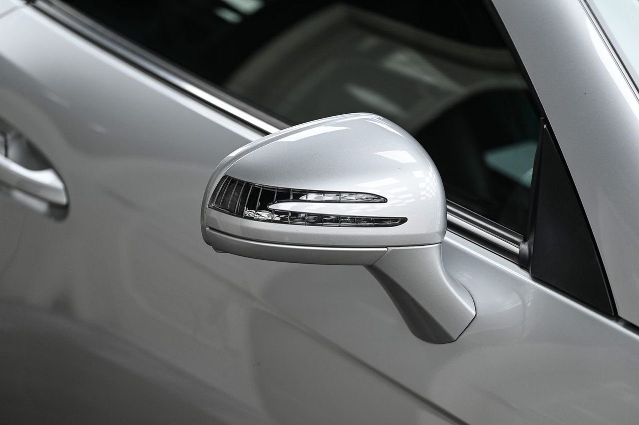 Mercedes-Benz SLK 洗車打蠟完工與細節實拍 第 6 張（共 7 張）——捷匠淡水旗艦店施工實錄