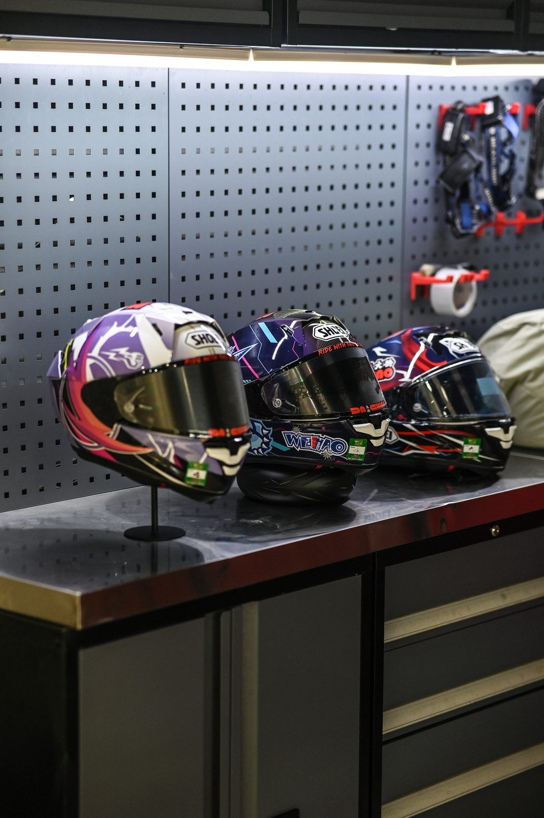 SHOEI X-Fifteen 機車美容完工與細節實拍 第 1 張(共 7 張)——捷匠淡水旗艦店施工實錄