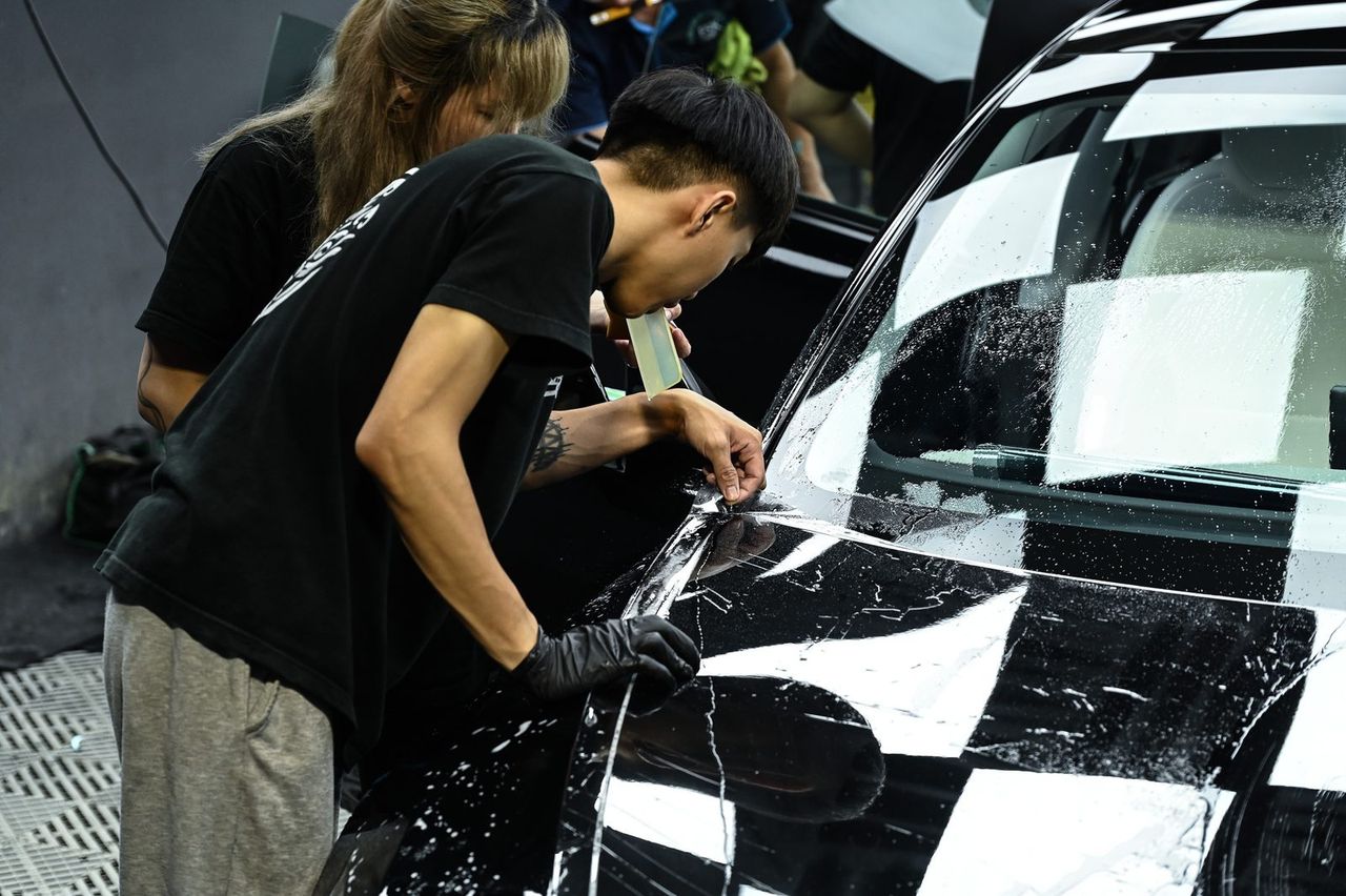 Tesla Model 3 煥新版全車犀牛皮(2025.08)完工與細節實拍 第 6 張(共 7 張)——捷匠淡水旗艦店施工實錄