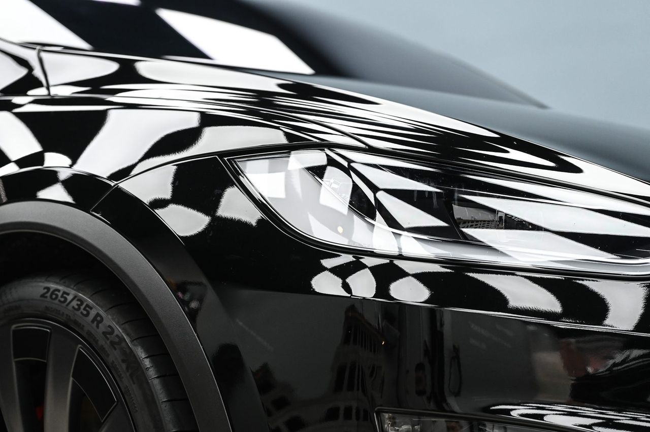 Tesla Model X 洗車打蠟完工與細節實拍 第 4 張（共 7 張）——捷匠施工實錄