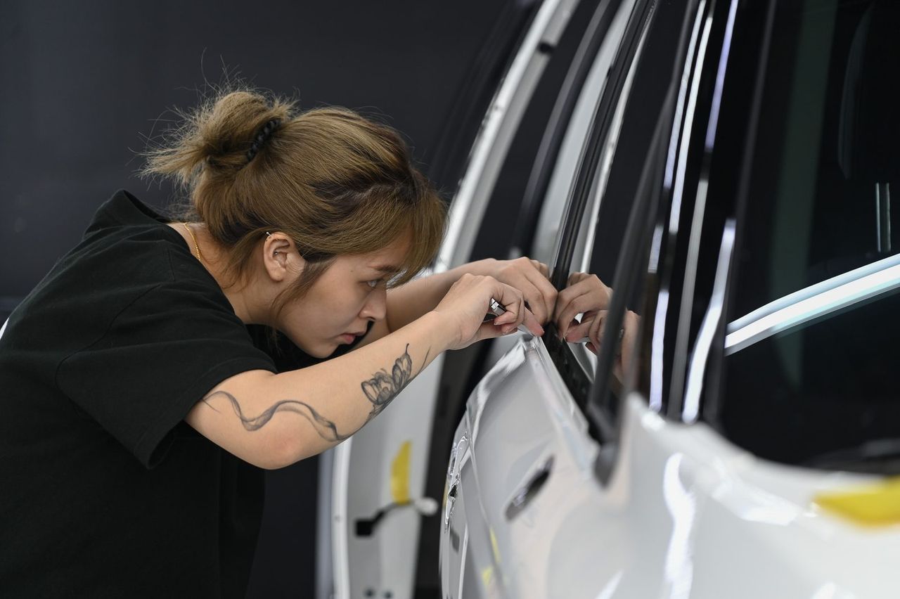 KIA Carnival 全車犀牛皮完工與細節實拍 第 2 張(共 7 張)——捷匠北投店施工實錄
