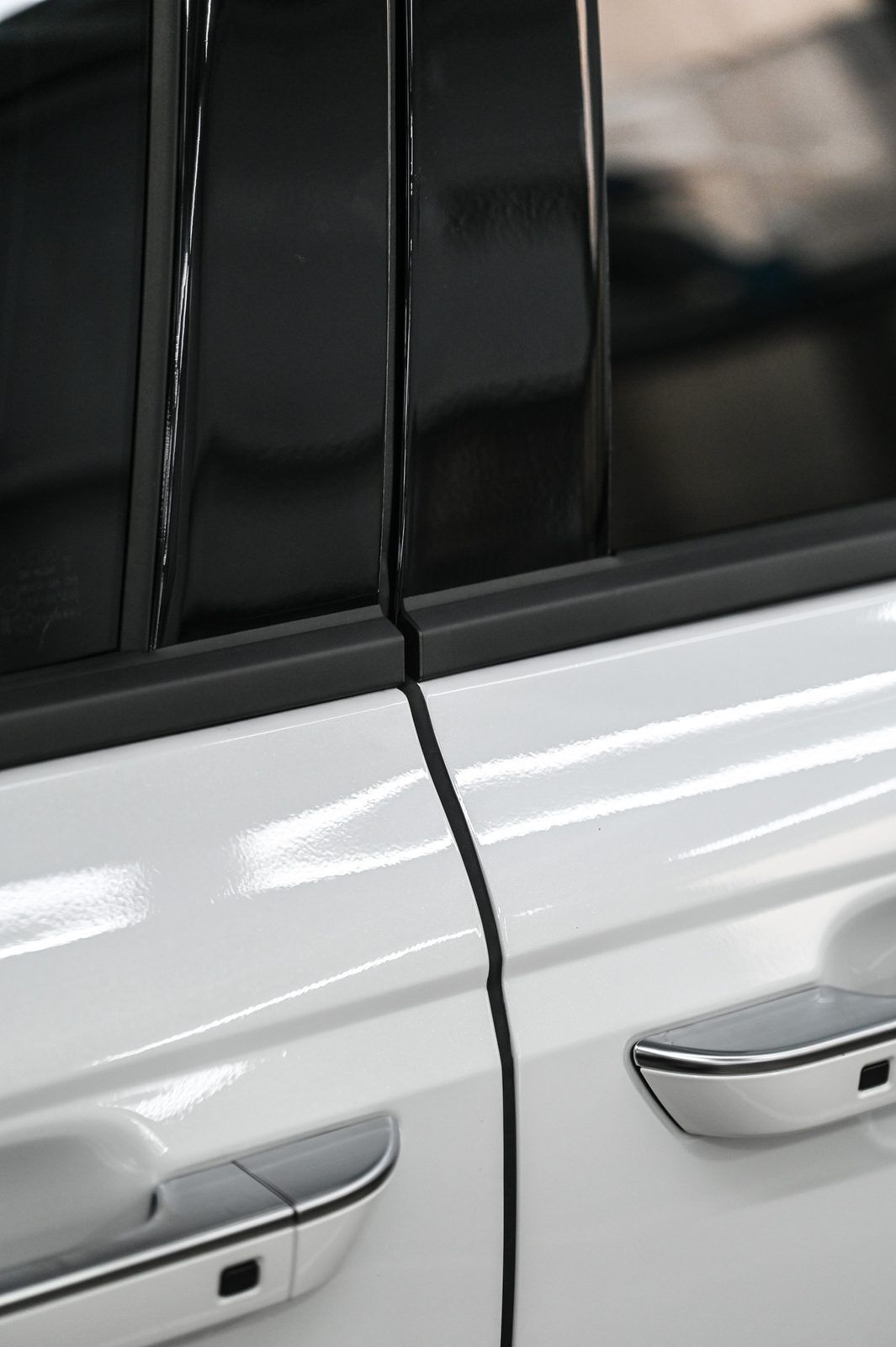 KIA Carnival 全車犀牛皮完工與細節實拍 第 6 張(共 7 張)——捷匠北投店施工實錄