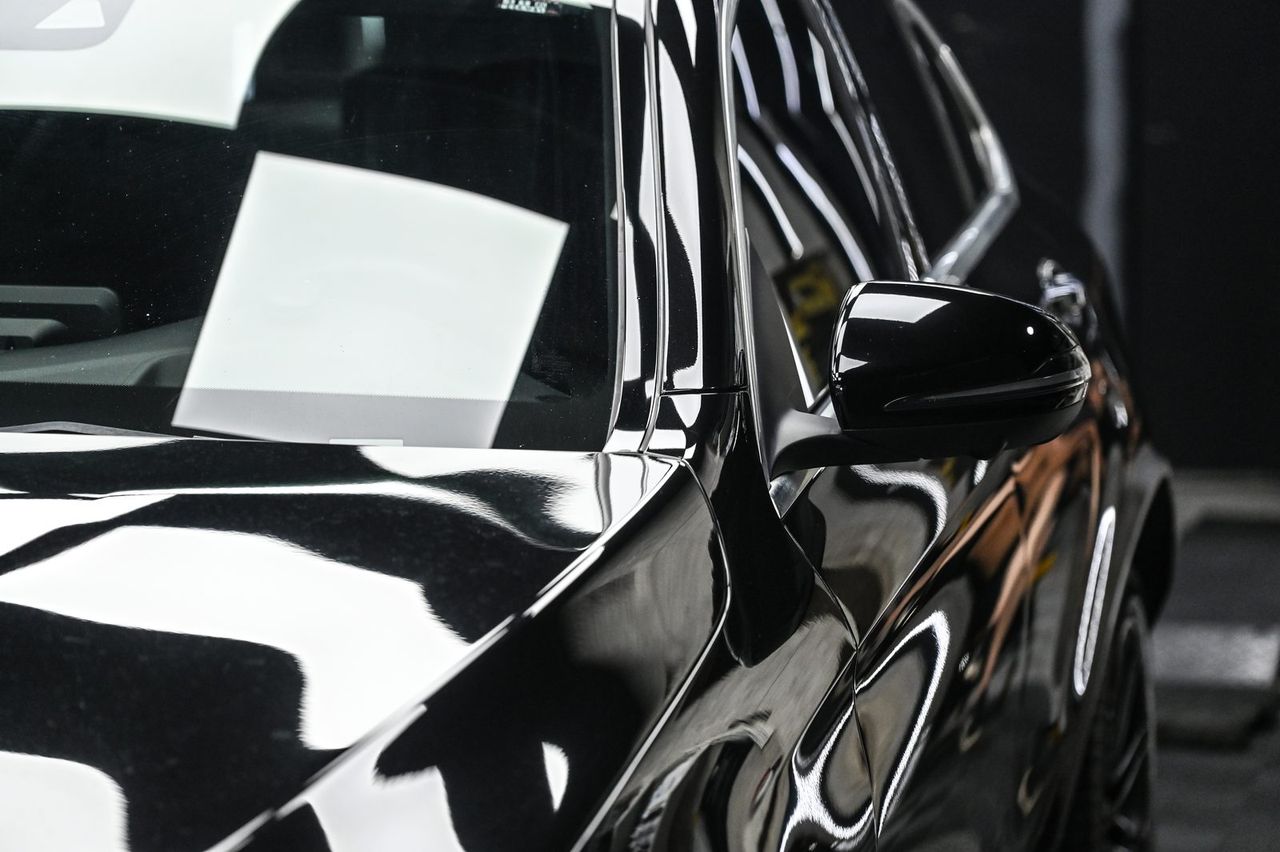 賓士 GLC300 Coupe 洗車打蠟完工與細節實拍 第 5 張（共 7 張）——捷匠北投店施工實錄