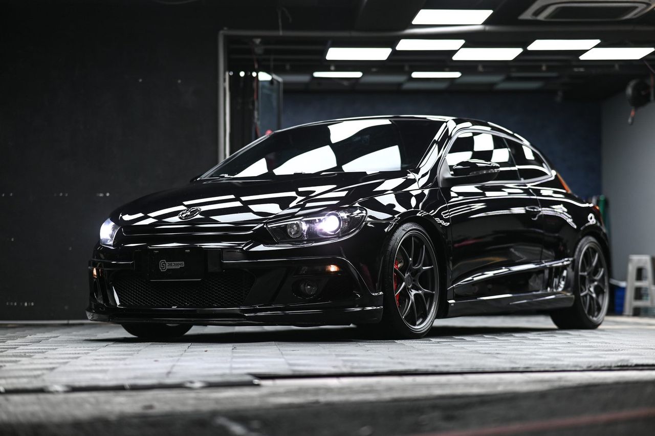 VW Scirocco 洗車打蠟完工與細節實拍 第 4 張（共 7 張）——捷匠淡水旗艦店施工實錄