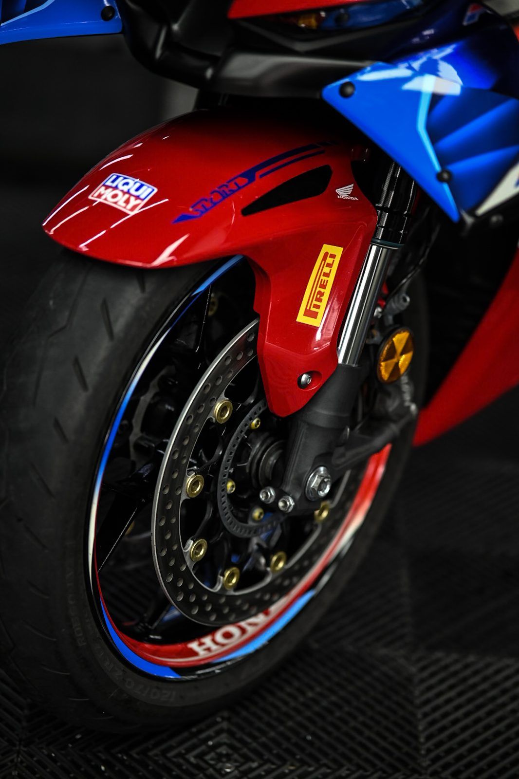 Honda CBR1000RR-R 機車美容完工與細節實拍 第 1 張(共 7 張)——捷匠北投店施工實錄
