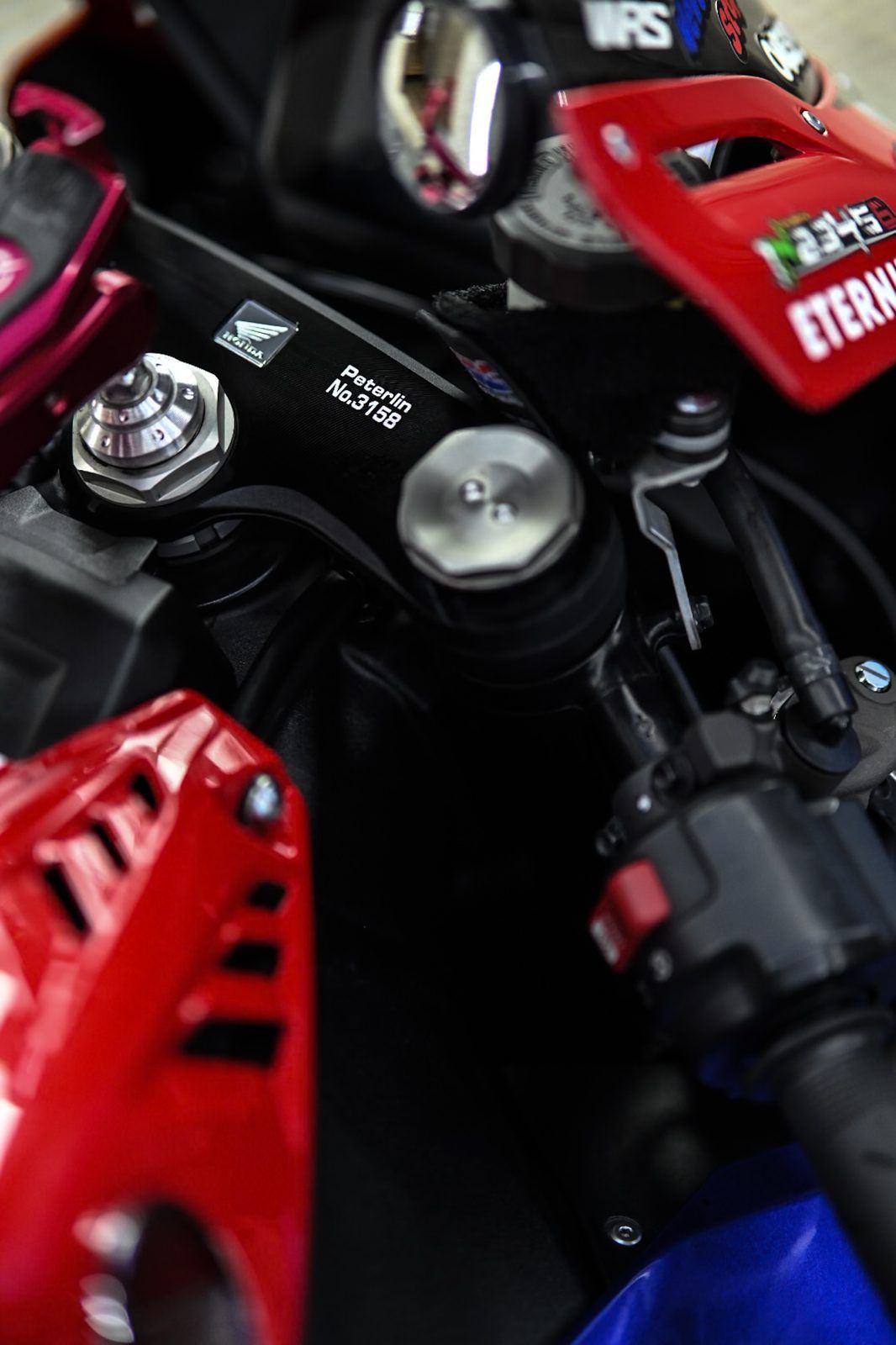 Honda CBR1000RR-R 機車美容完工與細節實拍 第 3 張(共 7 張)——捷匠北投店施工實錄