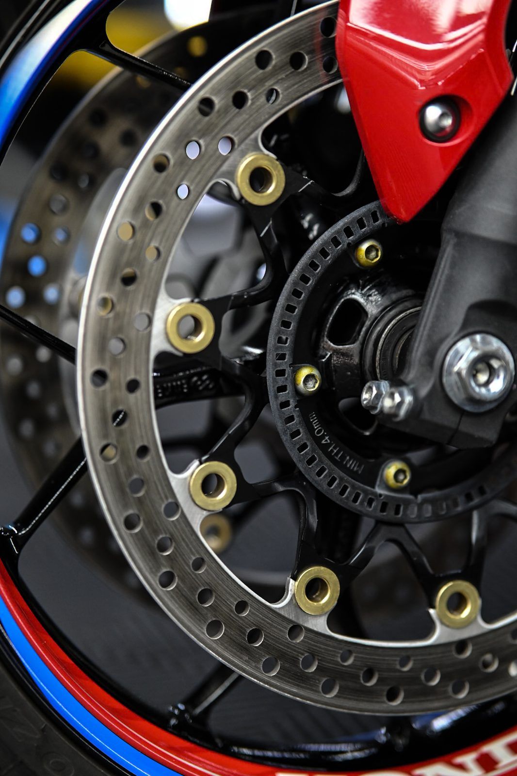 Honda CBR1000RR-R 機車美容完工與細節實拍 第 7 張(共 7 張)——捷匠北投店施工實錄