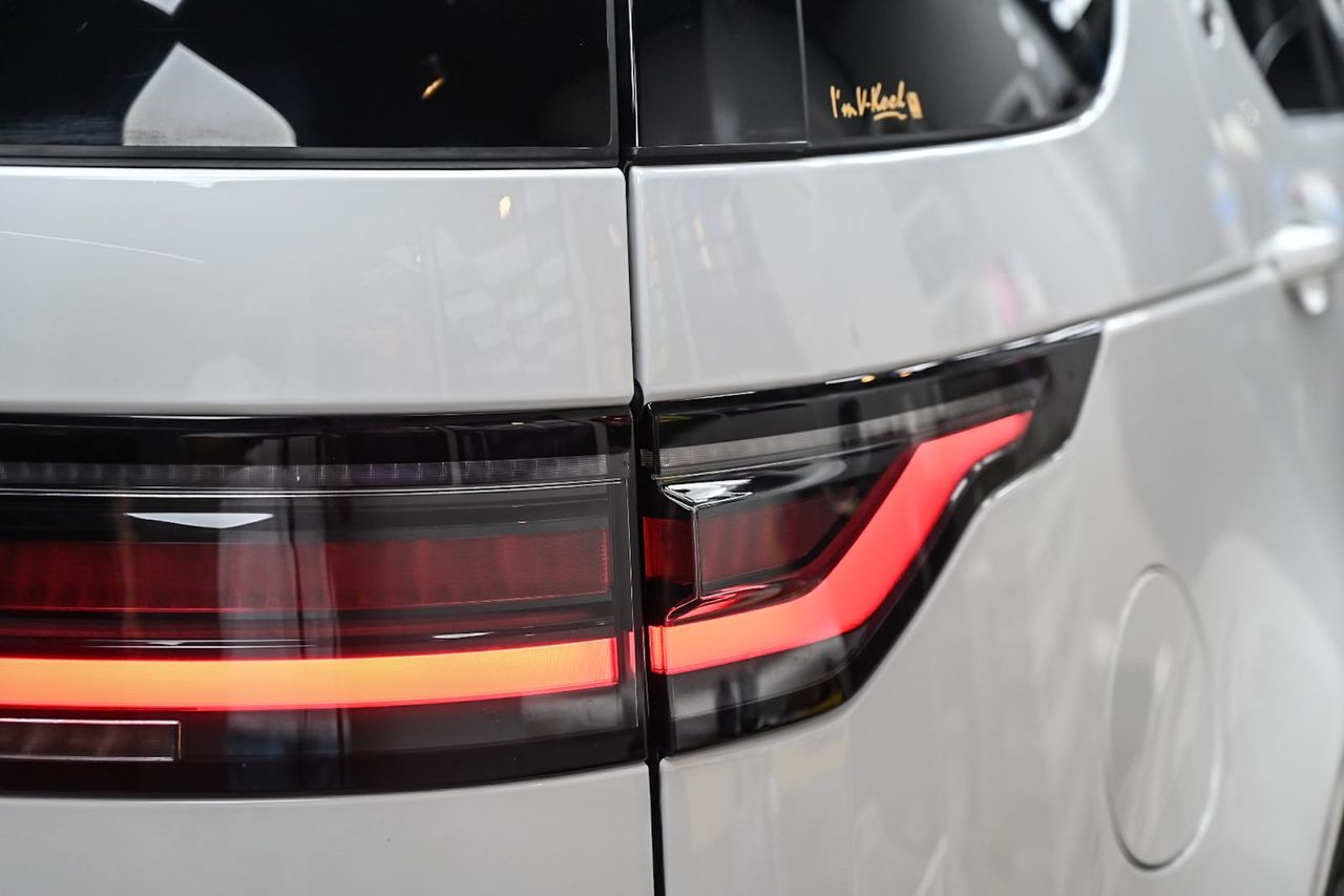 Land Rover Discovery 全車犀牛皮完工與細節實拍 第 1 張（共 7 張）——捷匠施工實錄