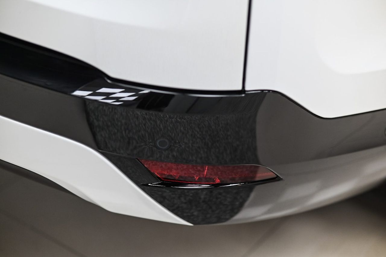 Land Rover Discovery 全車犀牛皮完工與細節實拍 第 4 張（共 7 張）——捷匠施工實錄