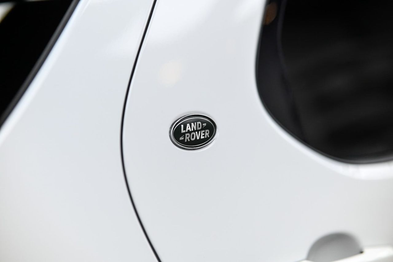 Land Rover Discovery 全車犀牛皮完工與細節實拍 第 5 張（共 7 張）——捷匠施工實錄