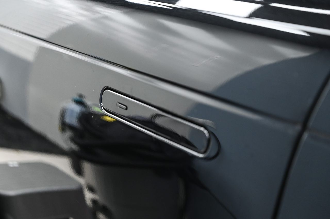 Range Rover 全車犀牛皮完工與細節實拍 第 1 張（共 7 張）——捷匠施工實錄