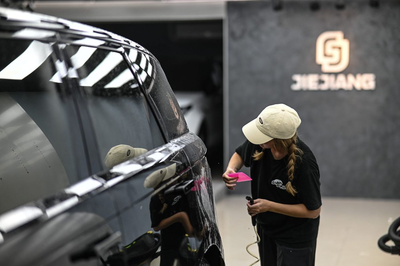 Range Rover 全車犀牛皮完工與細節實拍 第 6 張（共 7 張）——捷匠施工實錄