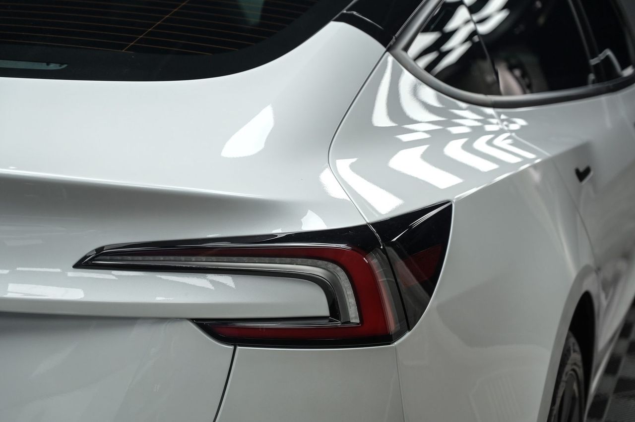 Tesla Model 3 煥新版全車犀牛皮（2025.11）完工與細節實拍 第 4 張（共 7 張）——捷匠淡水旗艦店施工實錄