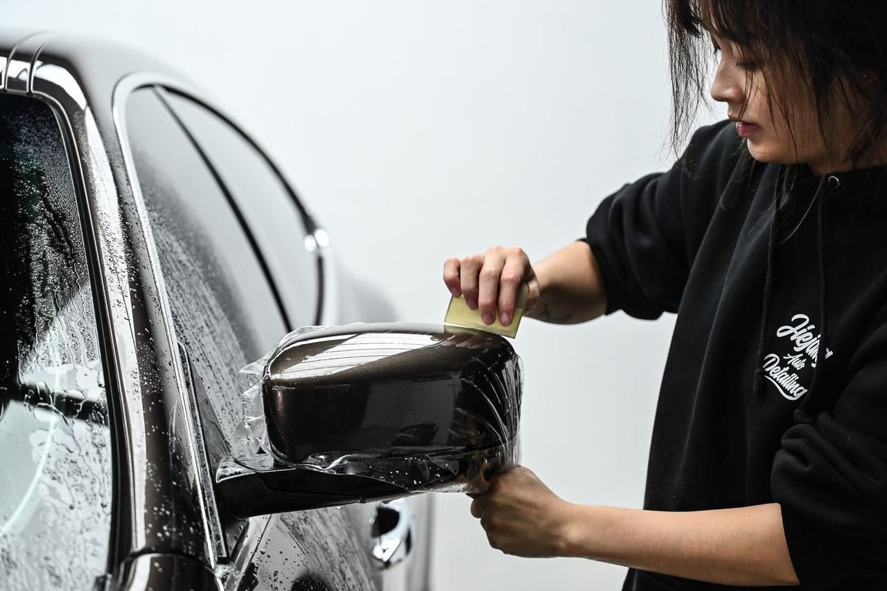 Maserati Quattroporte 迎風面犀牛皮完工與細節實拍 第 3 張（共 7 張）——捷匠淡水旗艦店施工實錄