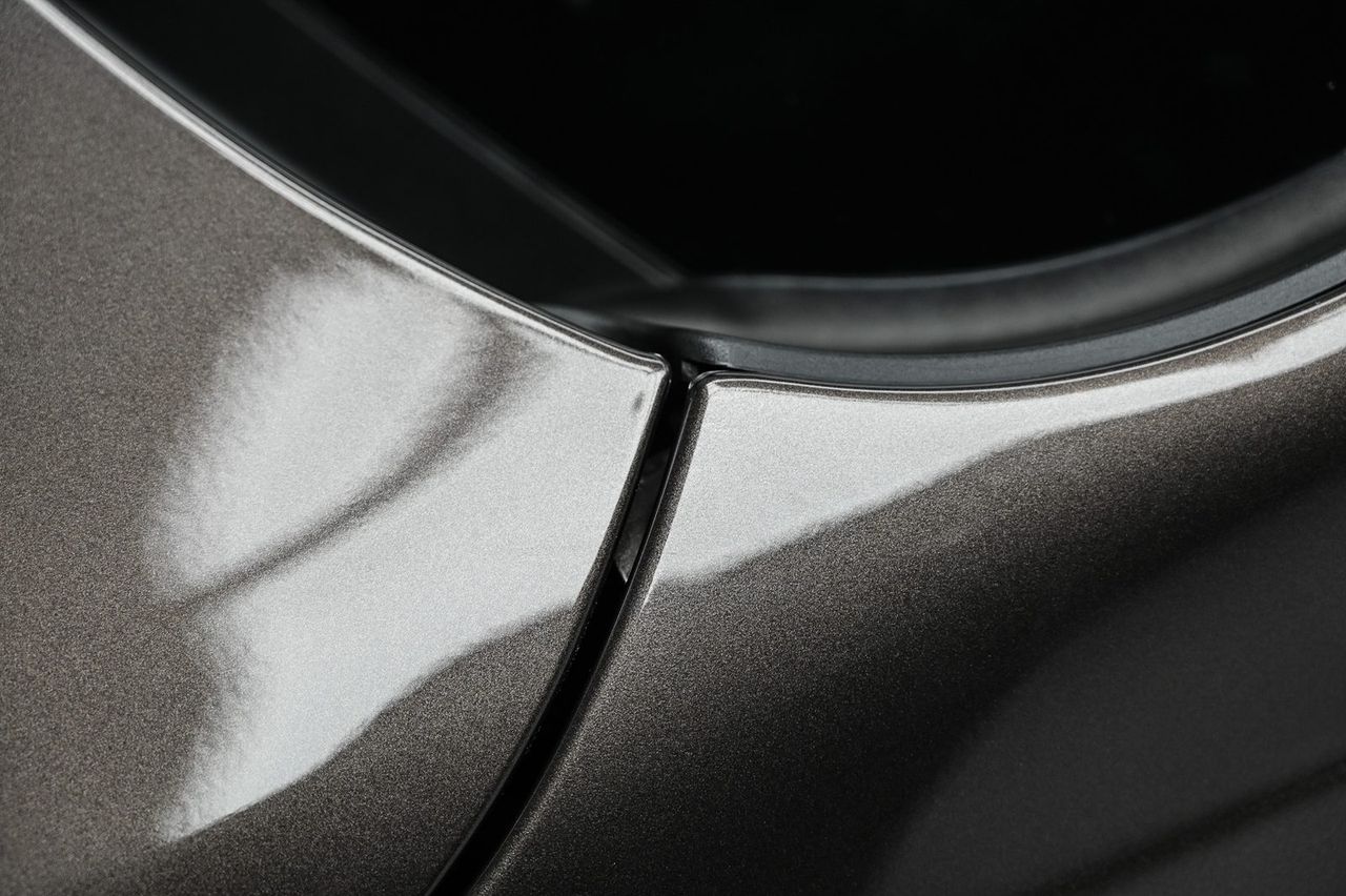 Maserati Quattroporte 迎風面犀牛皮完工與細節實拍 第 4 張（共 7 張）——捷匠淡水旗艦店施工實錄