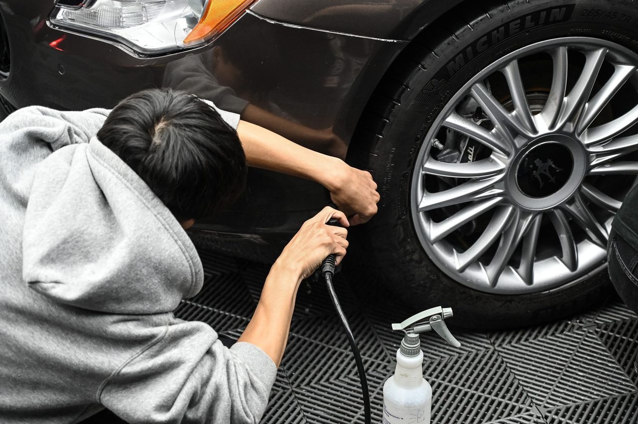 Maserati Quattroporte 迎風面犀牛皮完工與細節實拍 第 5 張（共 7 張）——捷匠淡水旗艦店施工實錄