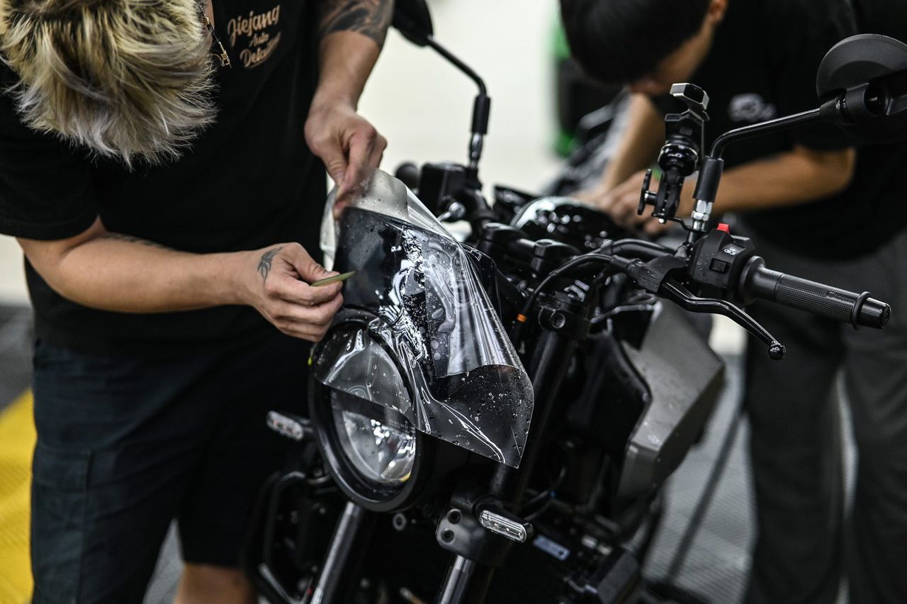 Husqvarna Svartpilen 250 全車犀牛皮完工與細節實拍 第 1 張(共 7 張)——捷匠淡水旗艦店施工實錄