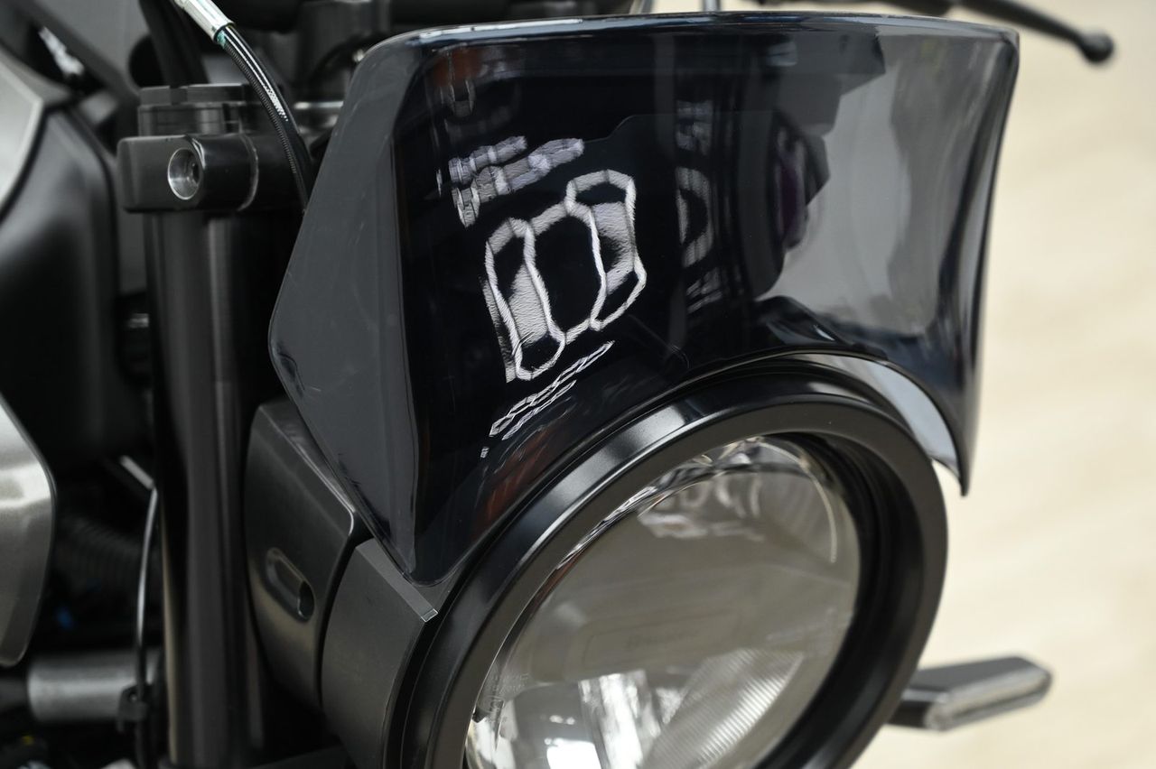 Husqvarna Svartpilen 250 全車犀牛皮完工與細節實拍 第 3 張(共 7 張)——捷匠淡水旗艦店施工實錄