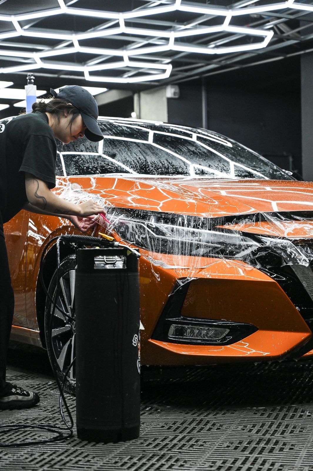 Nissan Sentra 拋光與漆面修復、漆面鍍膜完工與細節實拍 第 1 張（共 7 張）——捷匠淡水旗艦店施工實錄