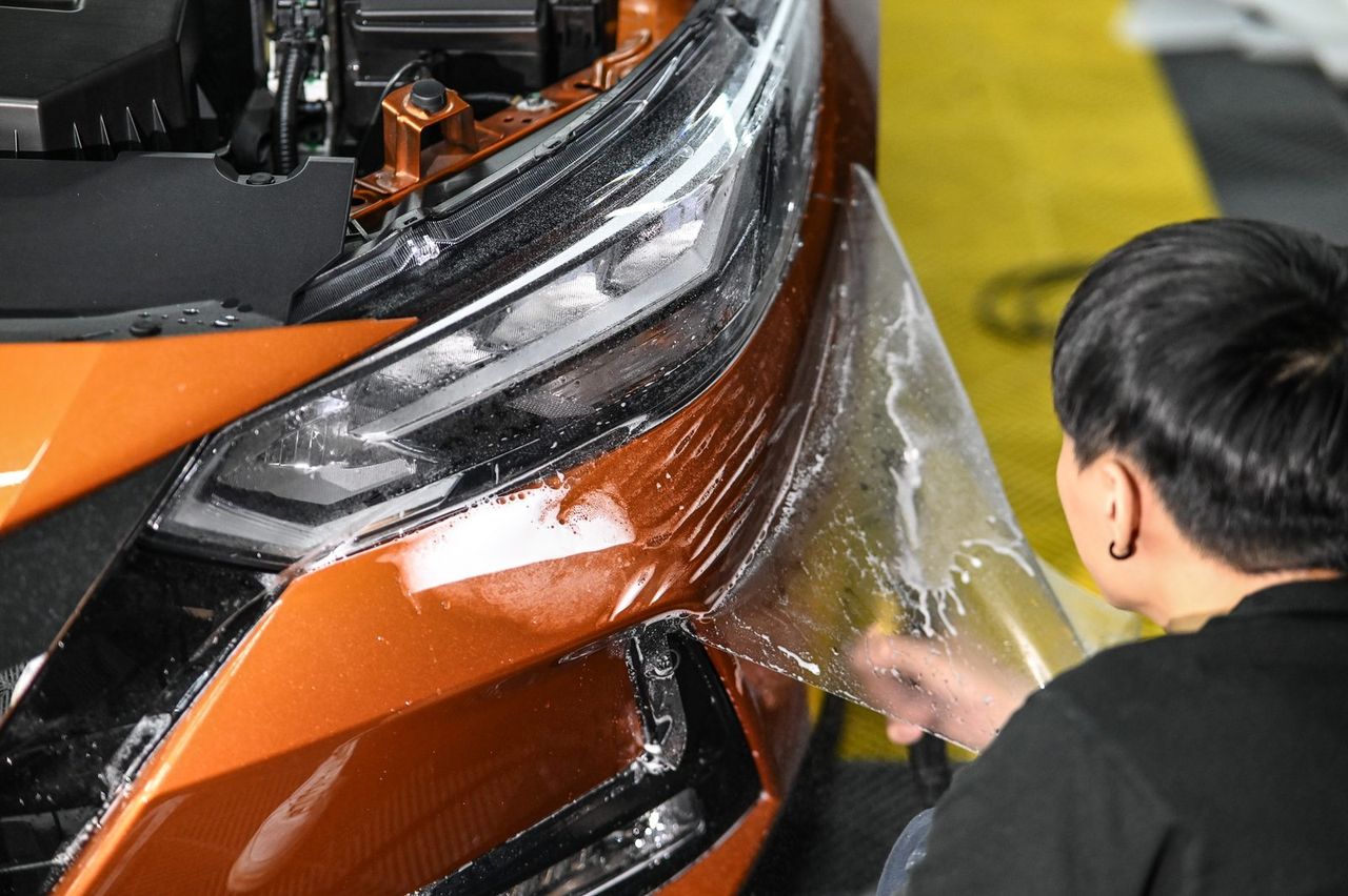 Nissan Sentra 拋光與漆面修復、漆面鍍膜完工與細節實拍 第 3 張（共 7 張）——捷匠淡水旗艦店施工實錄