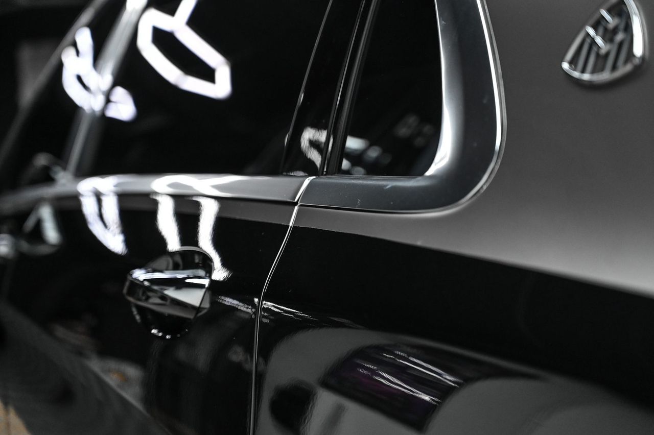 Mercedes-Maybach S560 改色犀牛皮完工與細節實拍 第 4 張(共 7 張)——捷匠淡水旗艦店施工實錄