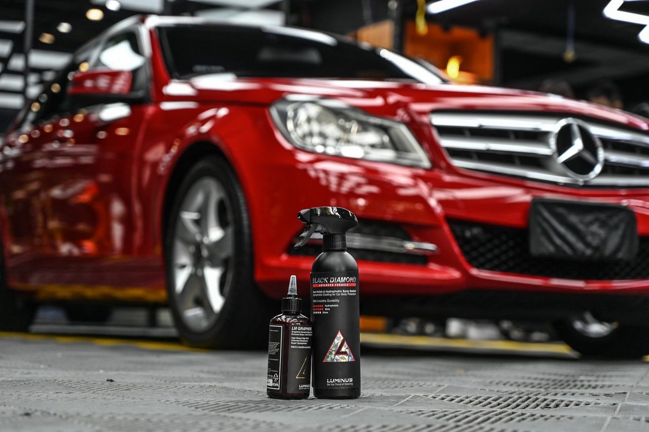 Mercedes-Benz C-Class 漆面鍍膜完工與細節實拍 第 3 張(共 5 張)——捷匠淡水旗艦店施工實錄