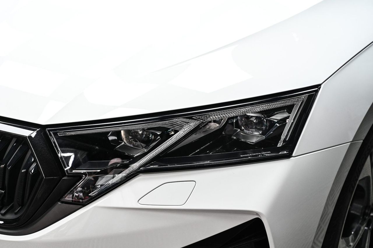 Skoda Octavia RS 漆面鍍膜完工與細節實拍 第 6 張（共 7 張）——捷匠北投店施工實錄