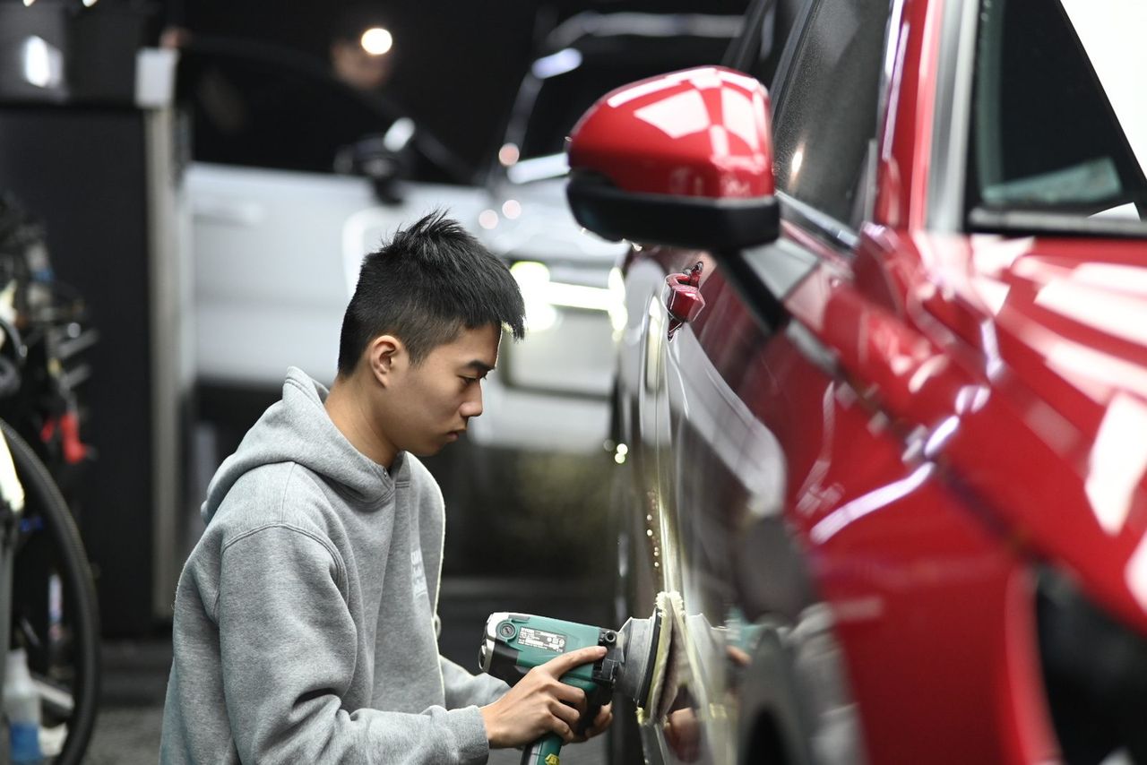 Honda CR-V 漆面鍍膜完工與細節實拍 第 5 張（共 7 張）——捷匠北投店施工實錄