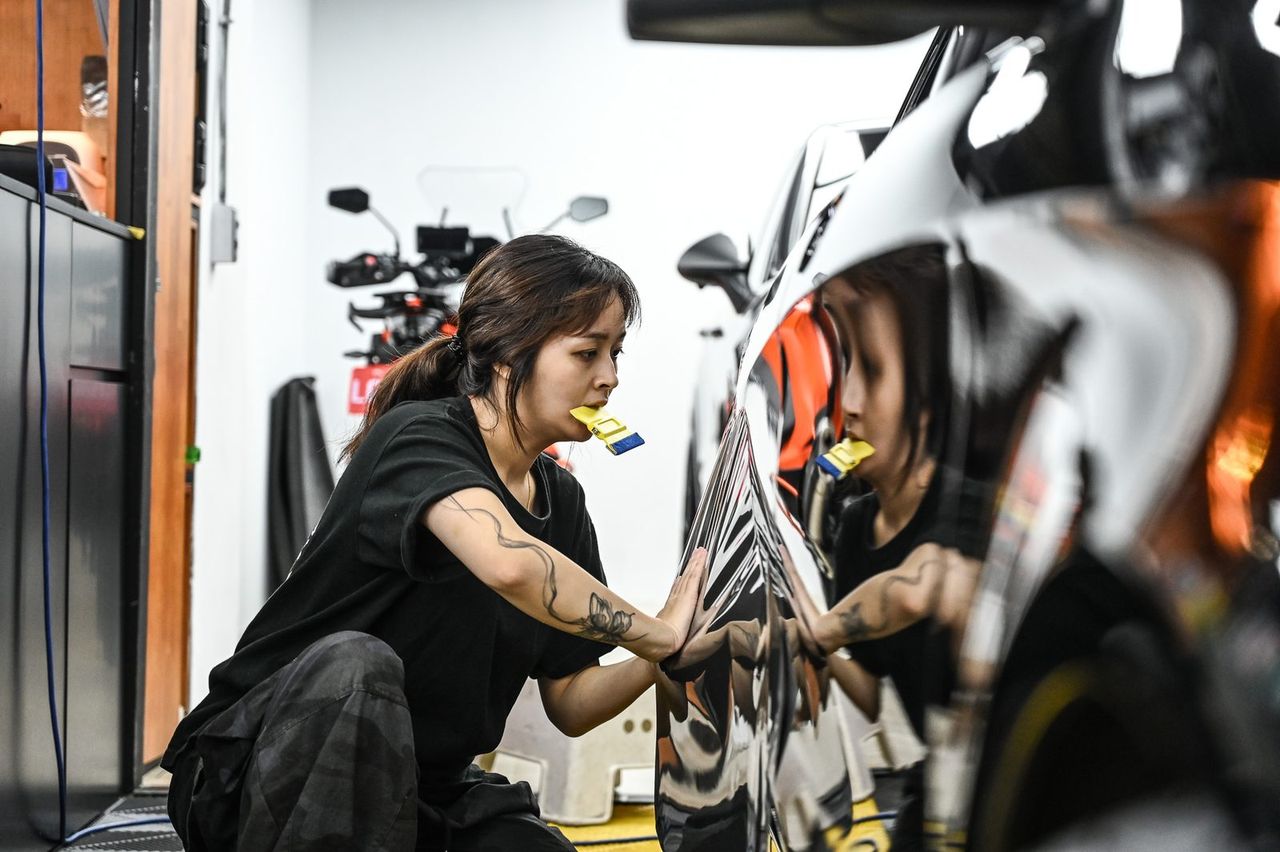 Mercedes-Benz CLA 全車改色膜完工與細節實拍 第 5 張(共 7 張)——捷匠淡水旗艦店施工實錄