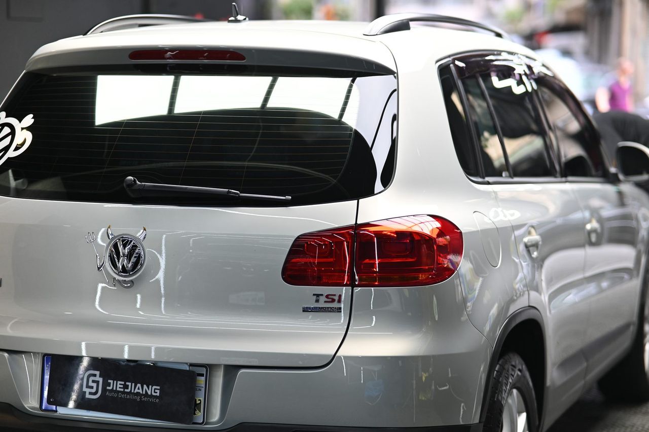 VW Tiguan 漆面鍍膜完工與細節實拍 第 1 張（共 7 張）——捷匠北投店施工實錄