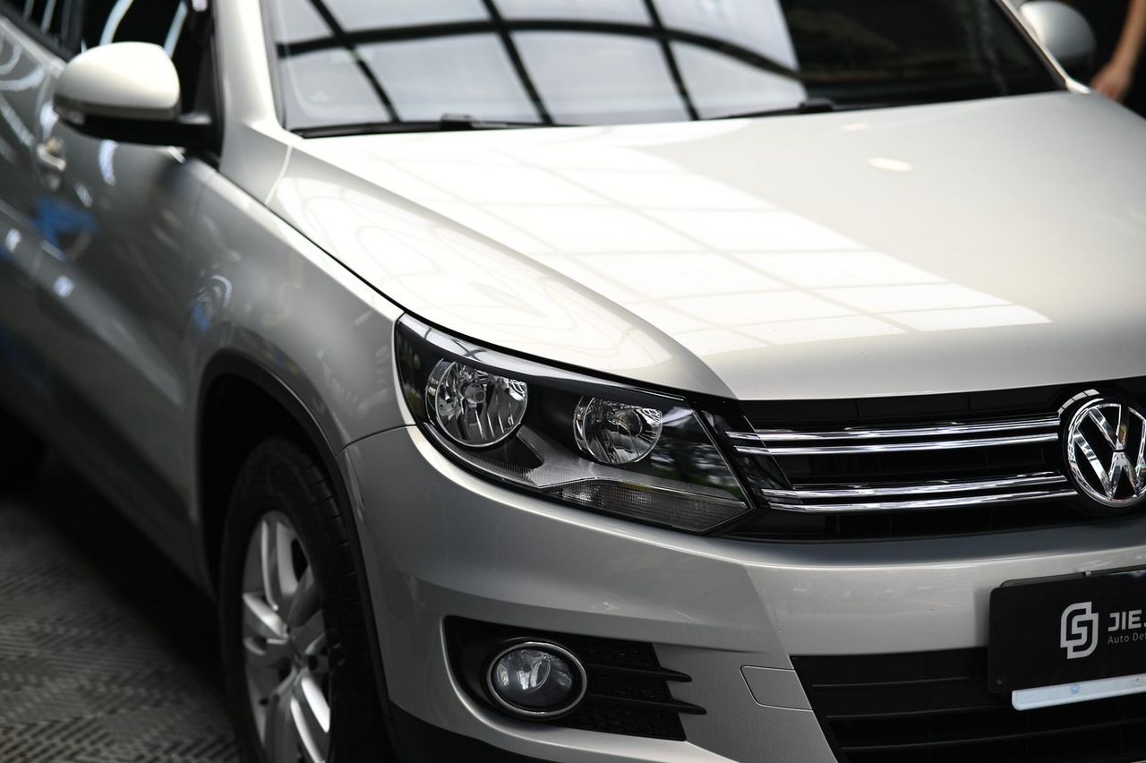VW Tiguan 漆面鍍膜完工與細節實拍 第 6 張（共 7 張）——捷匠北投店施工實錄