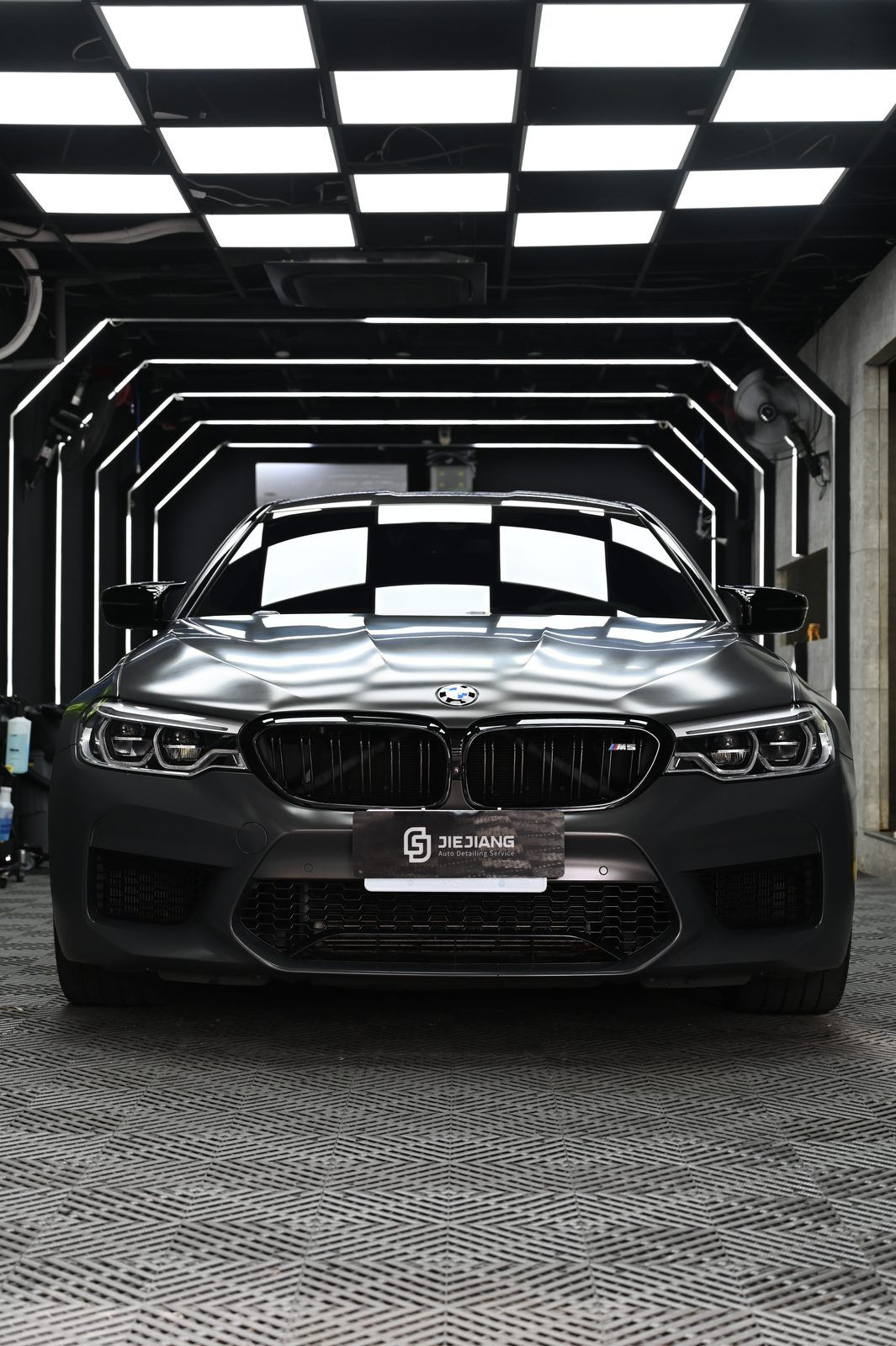 BMW M5 漆面鍍膜完工與細節實拍 第 1 張（共 7 張）——捷匠北投店施工實錄
