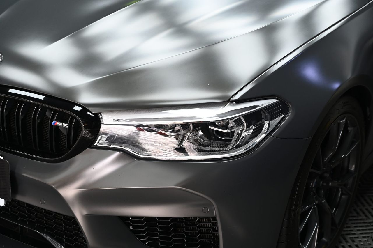 BMW M5 漆面鍍膜完工與細節實拍 第 5 張（共 7 張）——捷匠北投店施工實錄