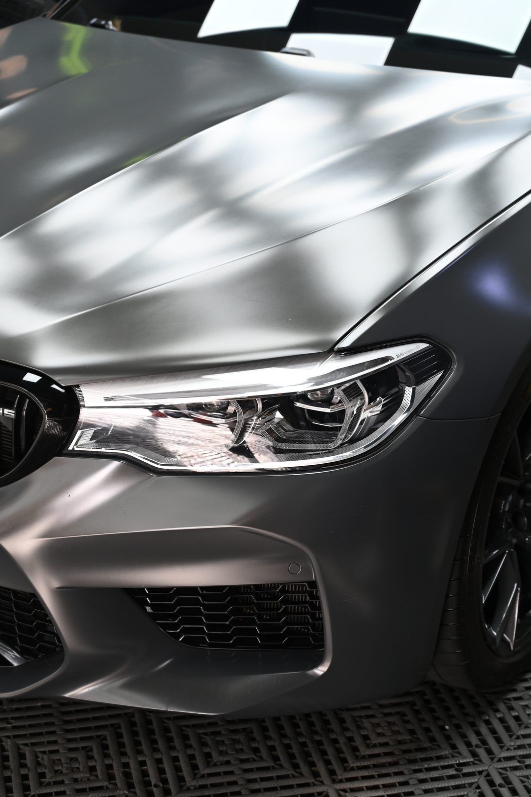 BMW M5 漆面鍍膜完工與細節實拍 第 7 張（共 7 張）——捷匠北投店施工實錄