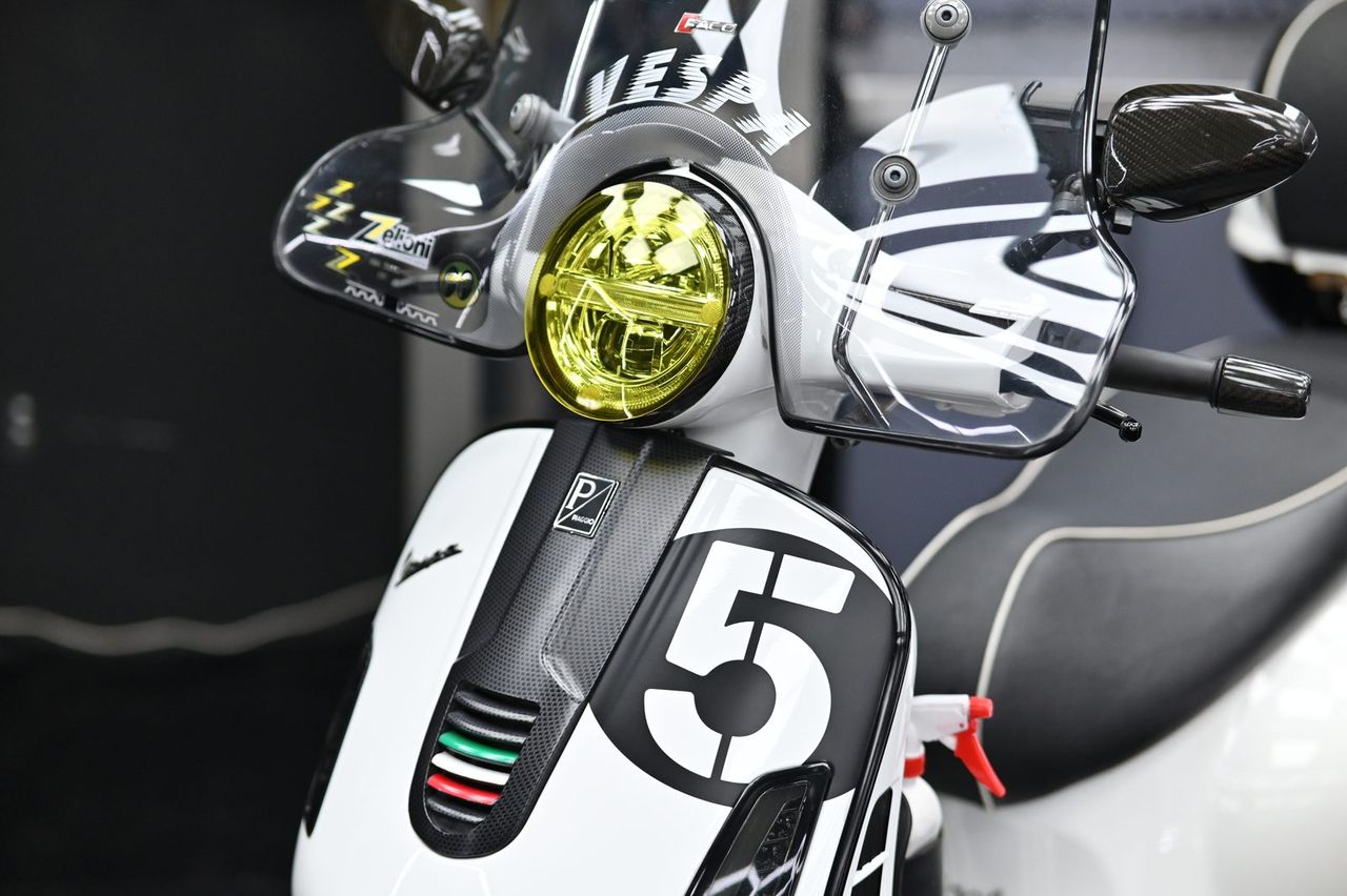 Vespa 機車美容完工與細節實拍 第 2 張（共 7 張）——捷匠淡水旗艦店施工實錄