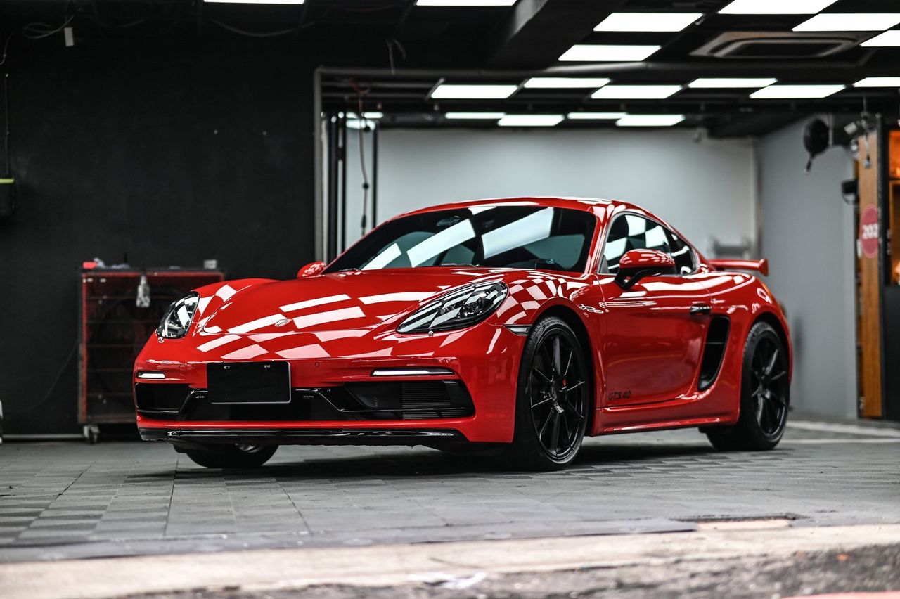 Porsche 718 Cayman GTS 拋光與鍍膜完工與細節實拍 第 1 張（共 7 張）——捷匠淡水旗艦店施工實錄