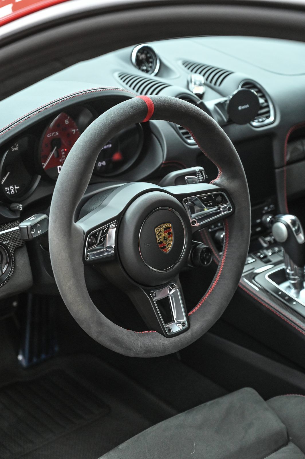 Porsche 718 Cayman GTS 拋光與鍍膜完工與細節實拍 第 7 張（共 7 張）——捷匠淡水旗艦店施工實錄