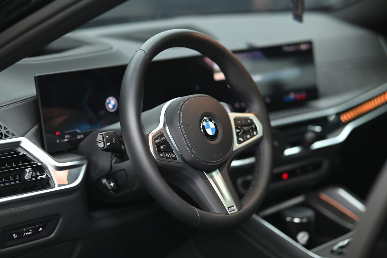 BMW 漆面鍍膜完工與細節實拍 第 4 張（共 7 張）——捷匠淡水旗艦店施工實錄