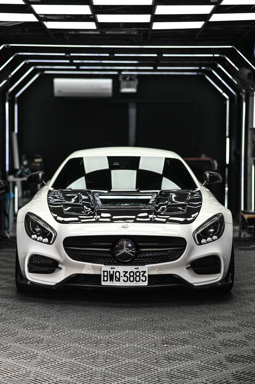Mercedes-AMG GT 漆面鍍膜完工與細節實拍 第 3 張（共 7 張）——捷匠北投店施工實錄