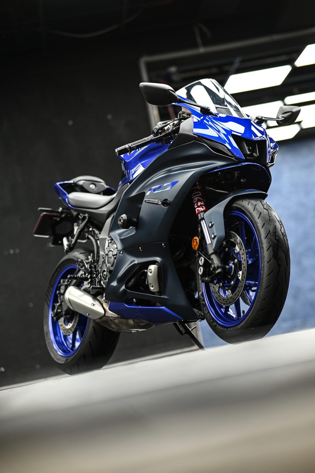 Yamaha R7 機車美容完工與細節實拍 第 1 張（共 7 張）——捷匠淡水旗艦店施工實錄