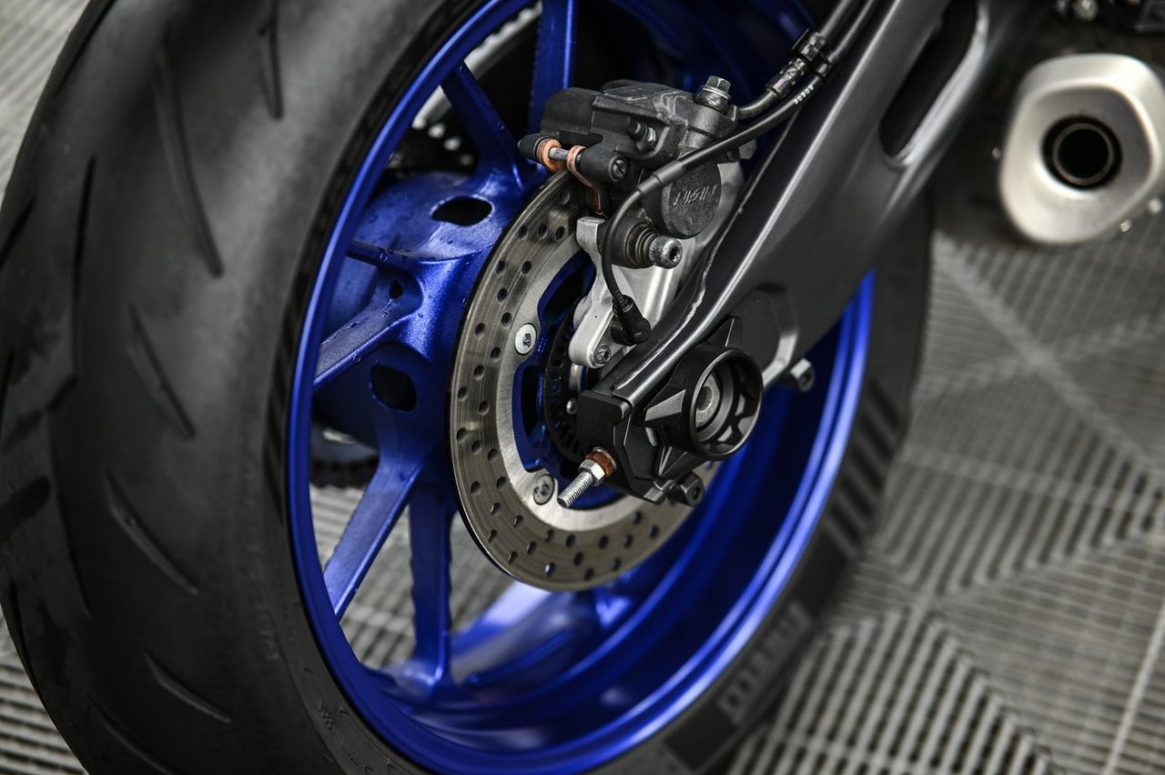 Yamaha R7 機車美容完工與細節實拍 第 3 張（共 7 張）——捷匠淡水旗艦店施工實錄