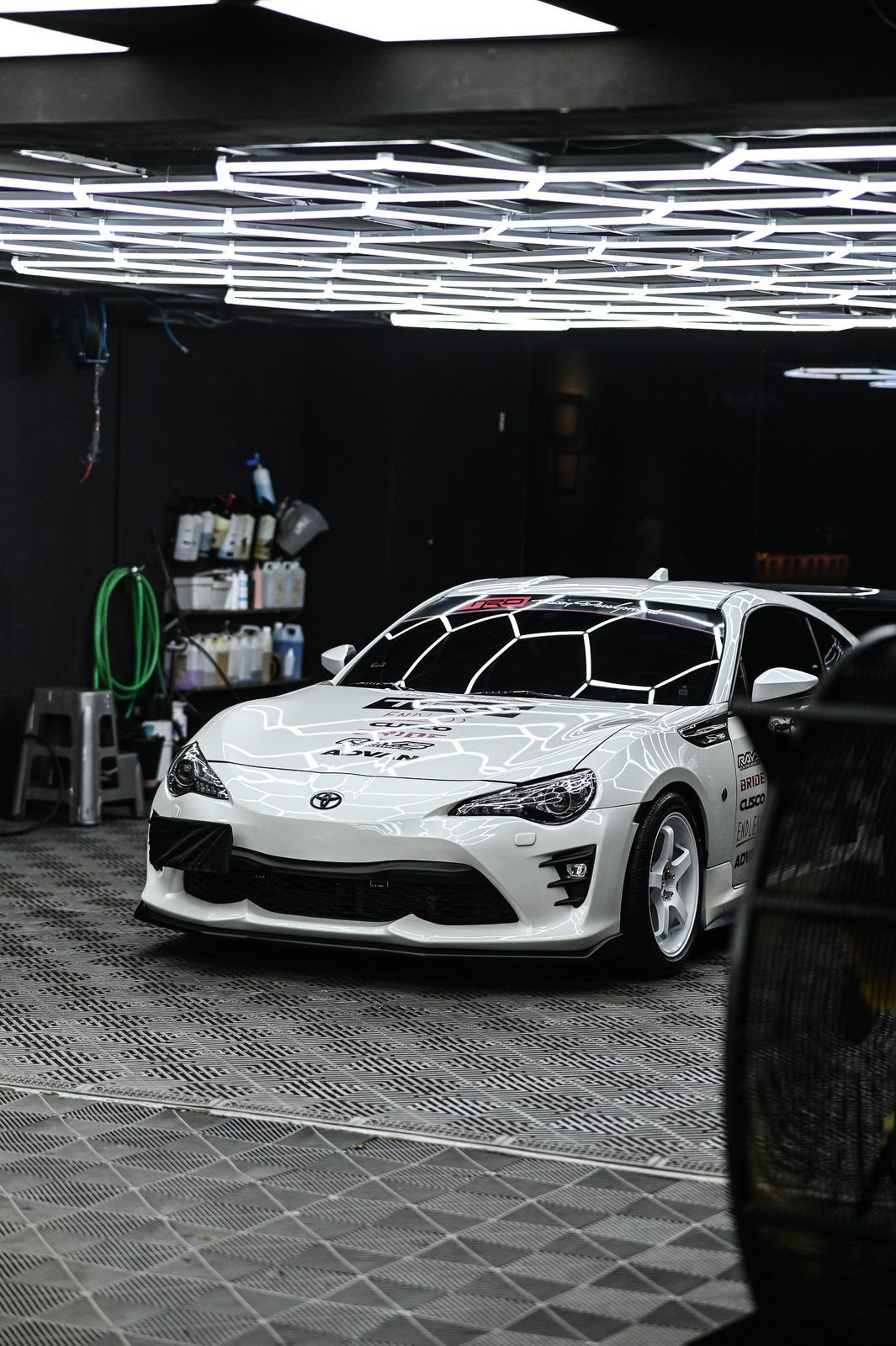 Toyota 86 洗車打蠟完工與細節實拍 第 2 張（共 7 張）——捷匠淡水旗艦店施工實錄
