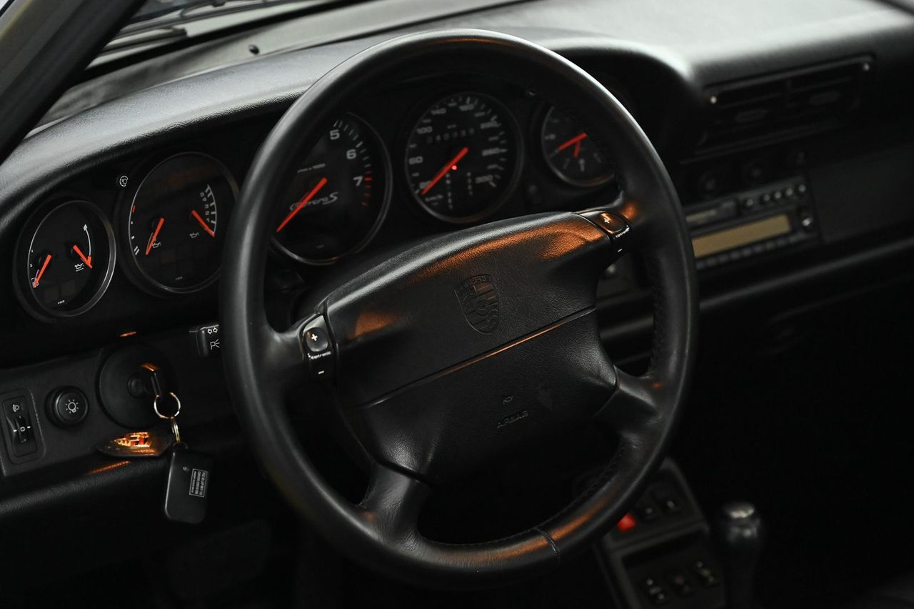 Porsche 911 Carrera S 洗車打蠟完工與細節實拍 第 7 張（共 7 張）——捷匠淡水旗艦店施工實錄