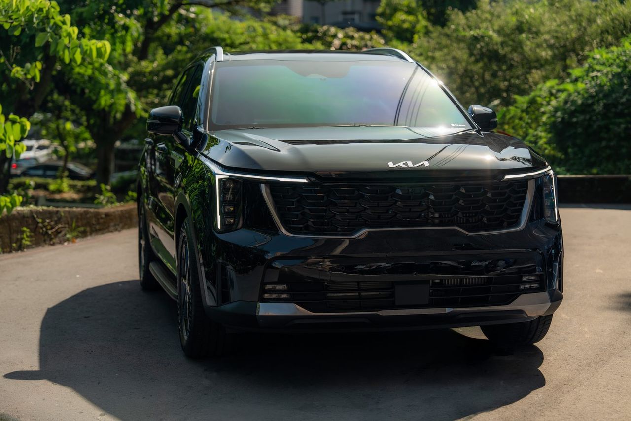 Kia Sorento 全車犀牛皮完工與細節實拍 第 2 張（共 6 張）——捷匠淡水旗艦店施工實錄