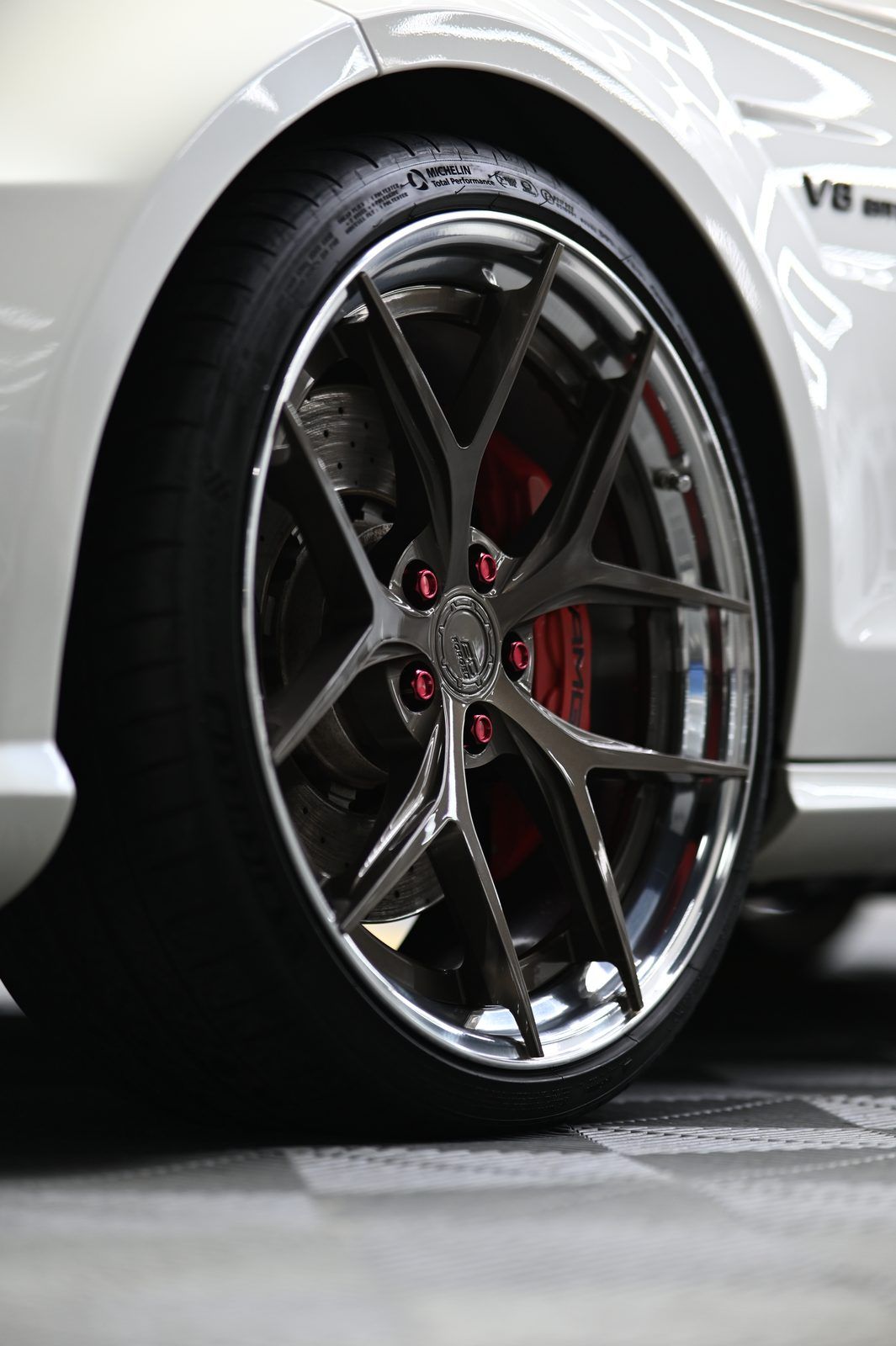 Mercedes-Benz CLS63 AMG 漆面鍍膜完工與細節實拍 第 5 張（共 7 張）——捷匠施工實錄
