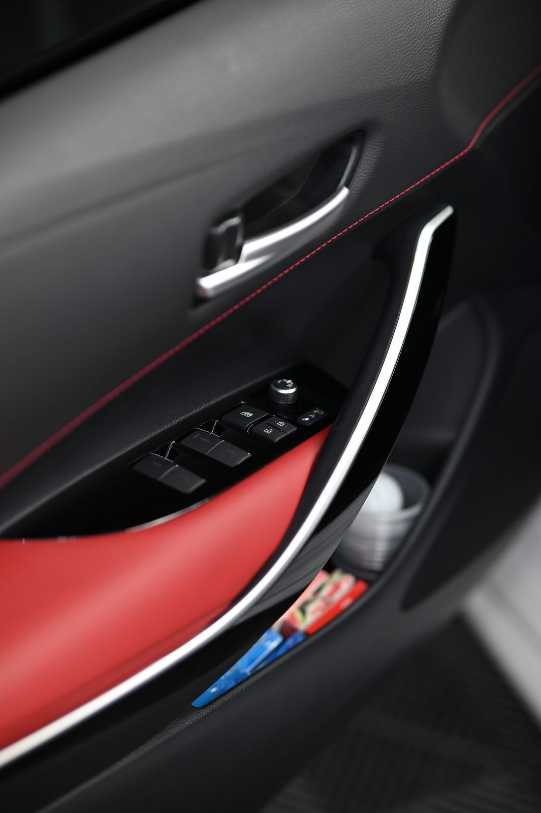 Toyota Corolla Sport 漆面鍍膜完工與細節實拍 第 3 張（共 7 張）——捷匠施工實錄