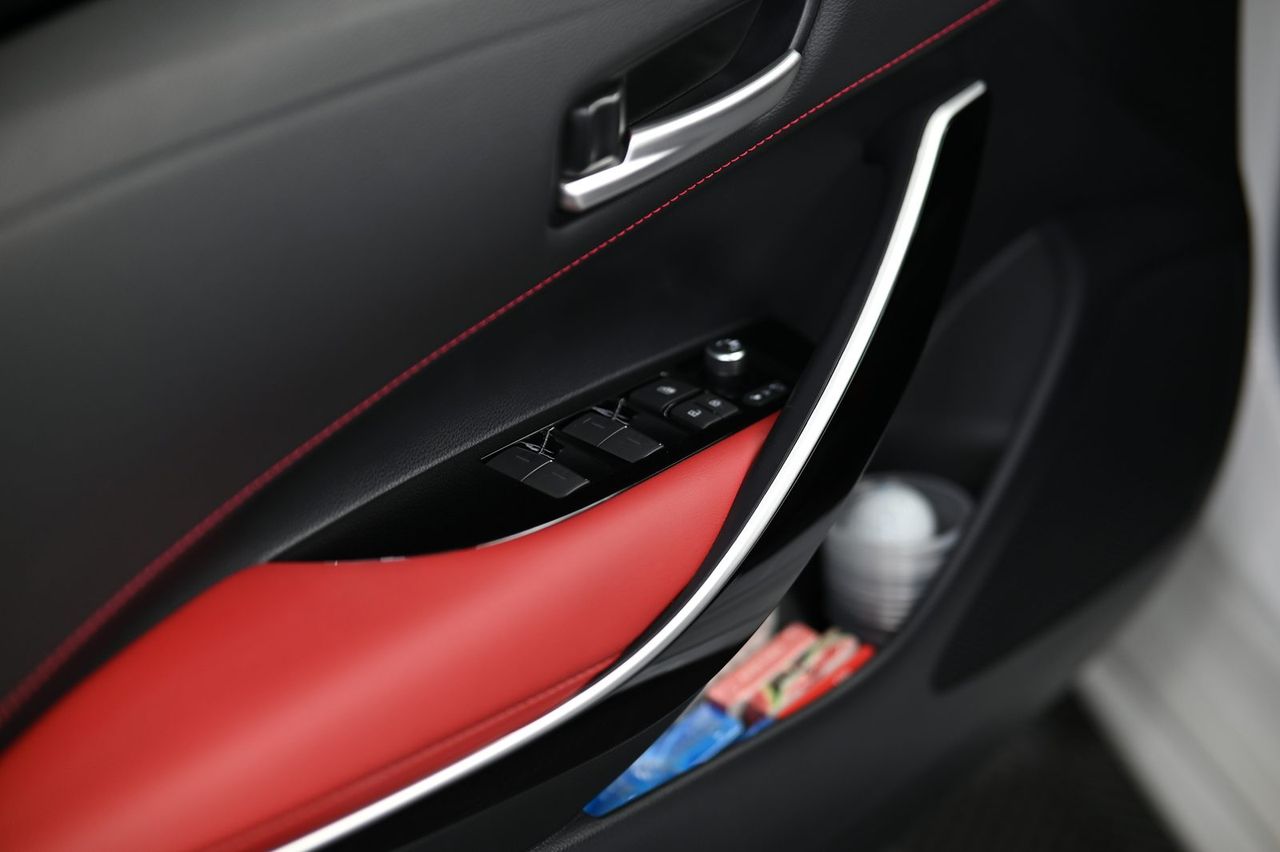 Toyota Corolla Sport 漆面鍍膜完工與細節實拍 第 5 張（共 7 張）——捷匠施工實錄