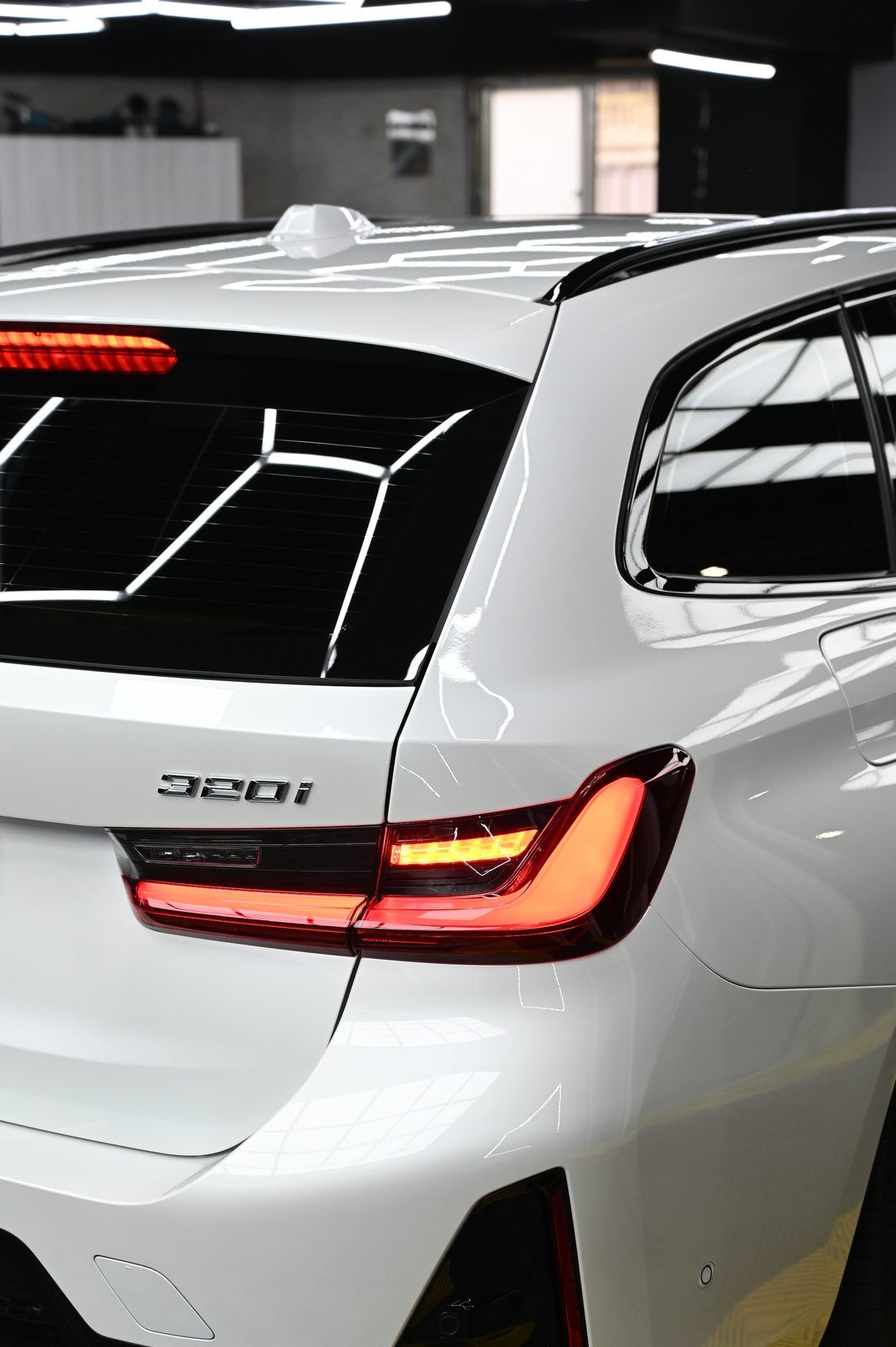 BMW 320i 漆面鍍膜完工與細節實拍 第 4 張（共 7 張）——捷匠施工實錄