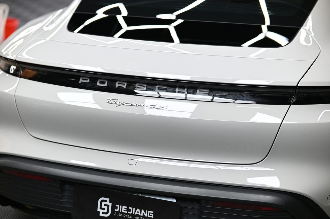Porsche Taycan 漆面鍍膜完工與細節實拍 第 1 張（共 7 張）——捷匠施工實錄